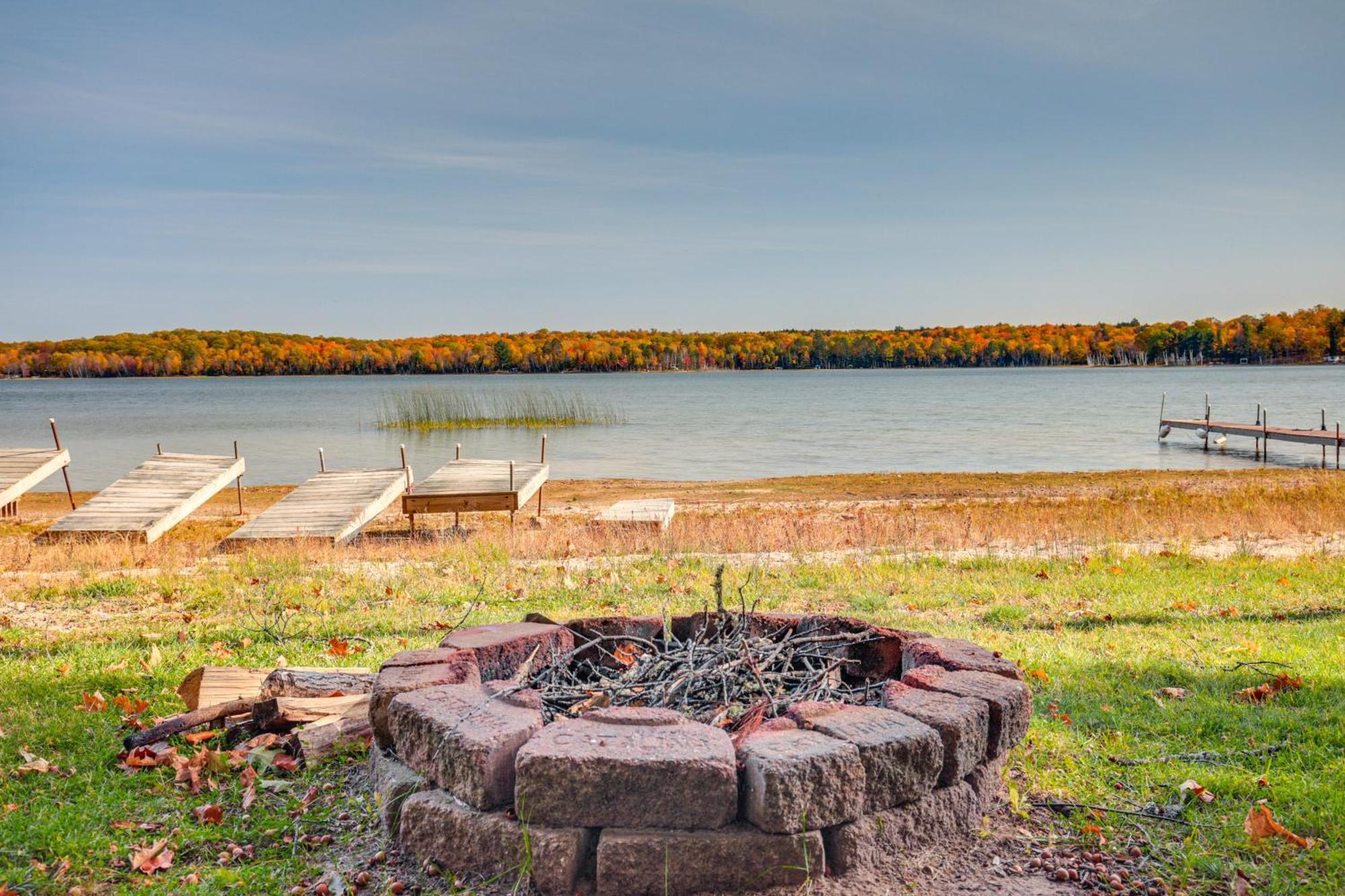 Lakefront Eagle River Cottage With Private Dock Exterior foto