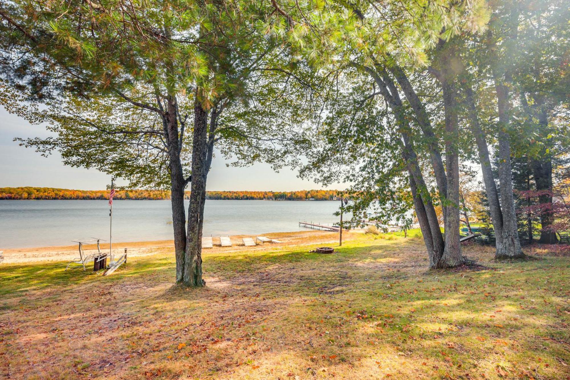 Lakefront Eagle River Cottage With Private Dock Exterior foto