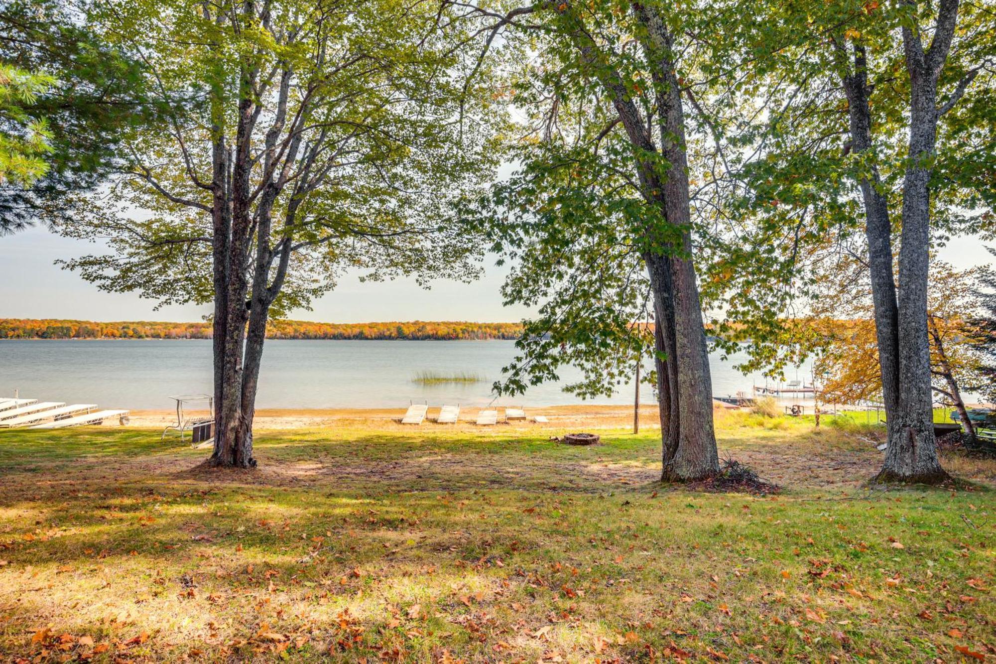 Lakefront Eagle River Cottage With Private Dock Exterior foto